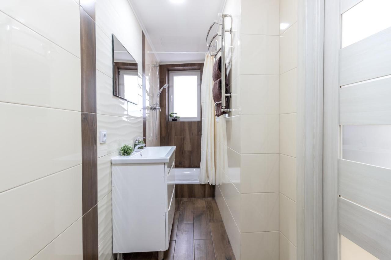 City Center Vip Studio Apartment Lviv Buitenkant foto
