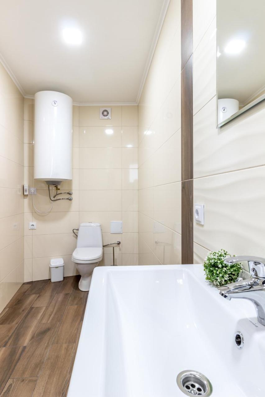 City Center Vip Studio Apartment Lviv Buitenkant foto