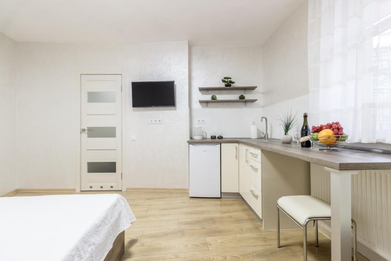 City Center Vip Studio Apartment Lviv Buitenkant foto