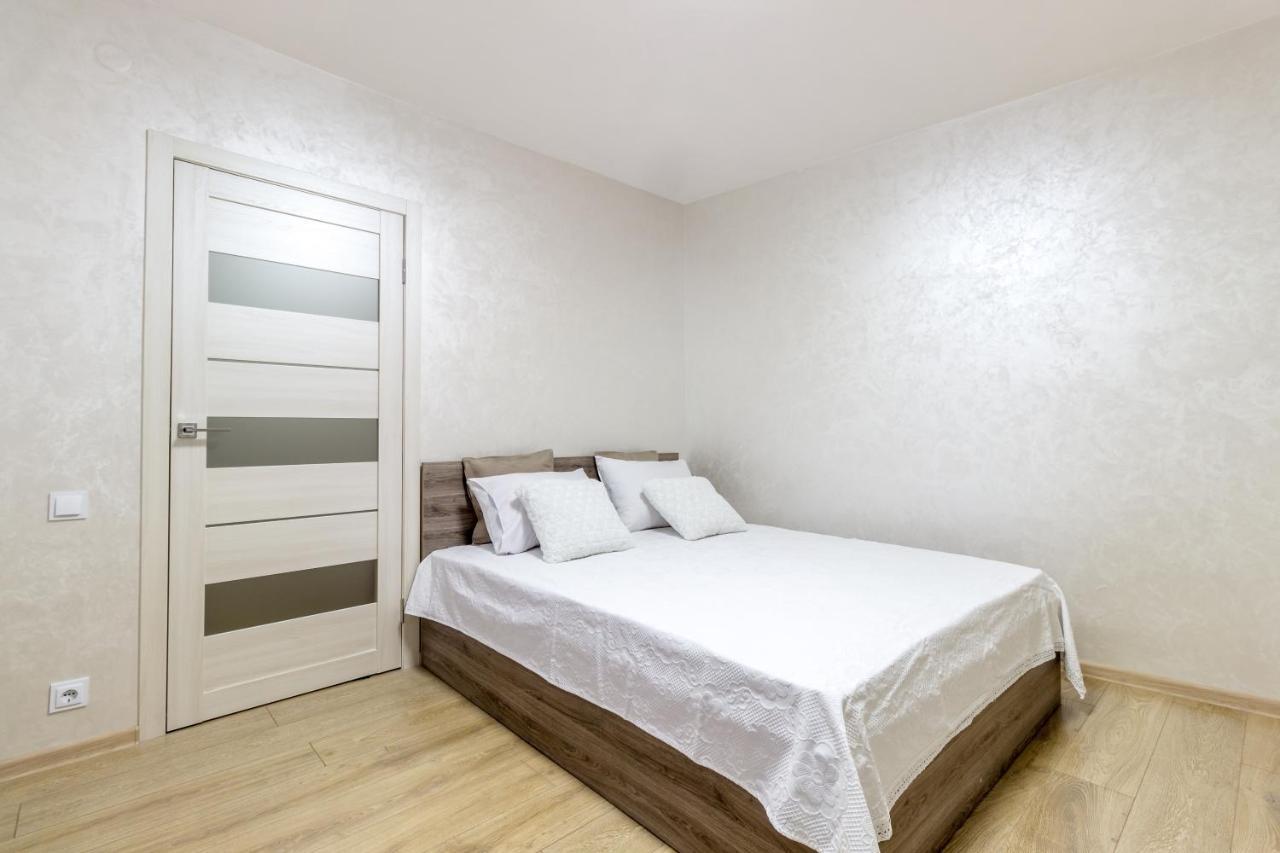 City Center Vip Studio Apartment Lviv Buitenkant foto