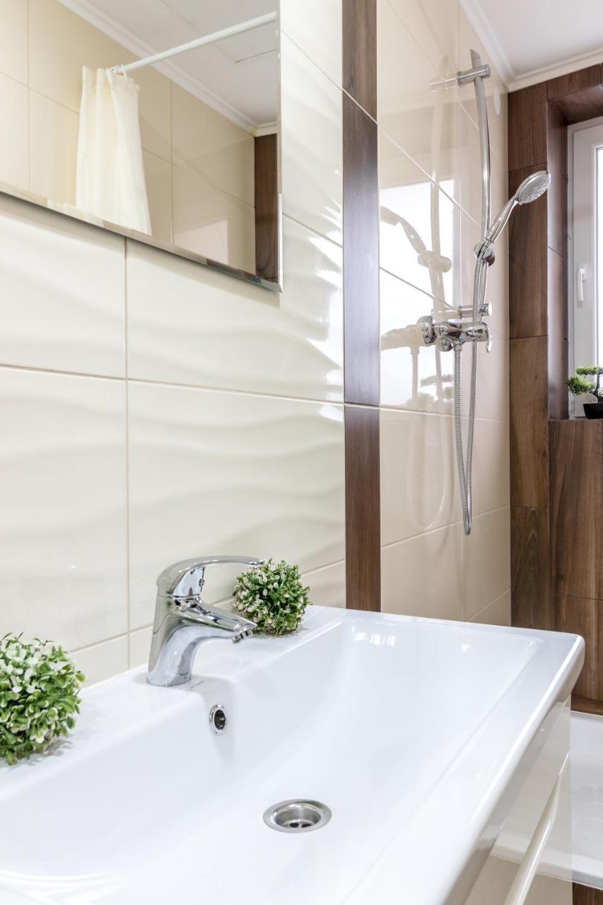 City Center Vip Studio Apartment Lviv Buitenkant foto