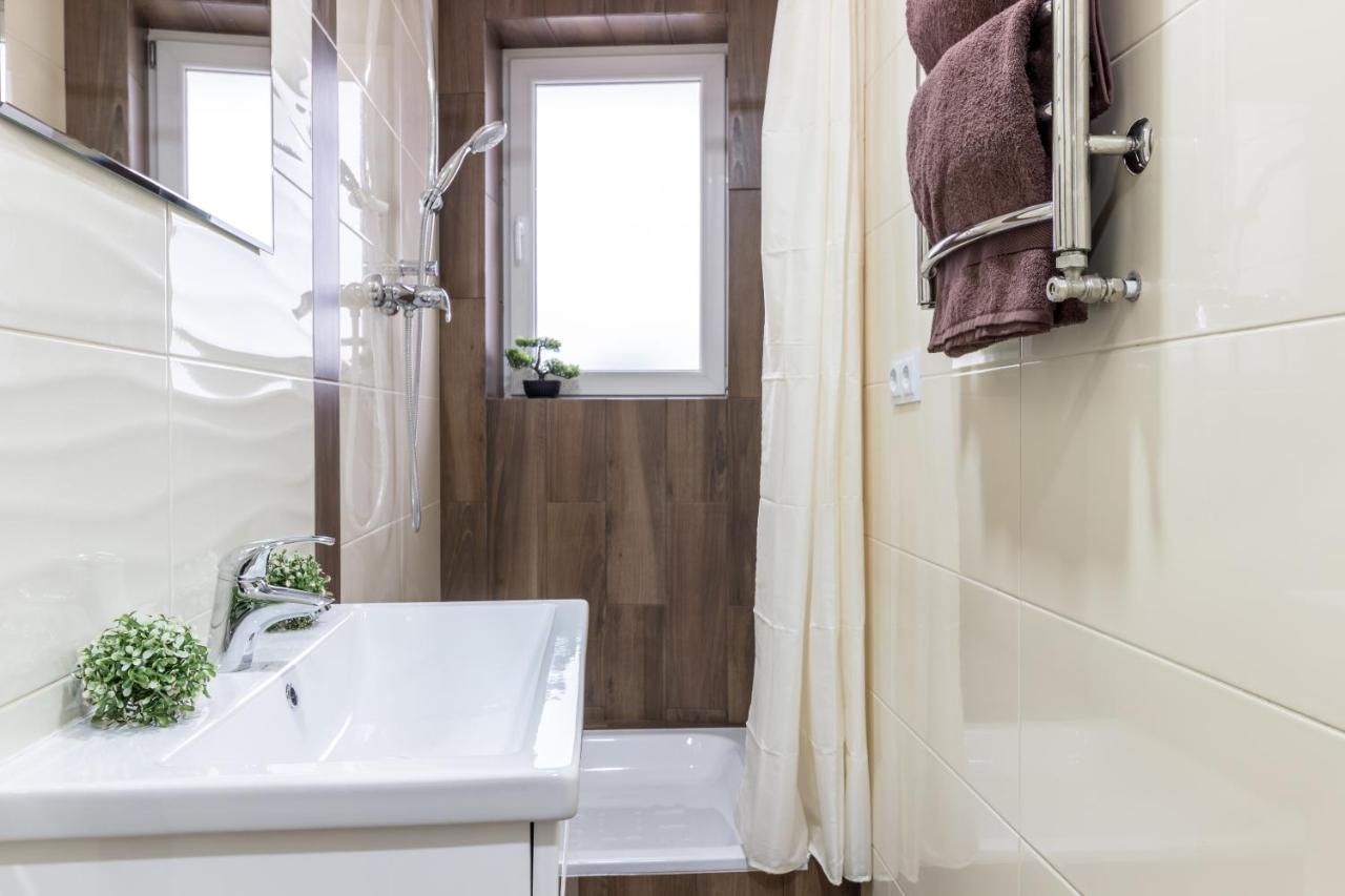 City Center Vip Studio Apartment Lviv Buitenkant foto